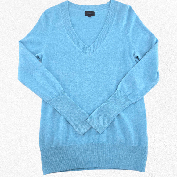 J. Crew Soft Blue Italian Cashmere V-Neck Popover Cozy Knit Sweater Size Medium - Picture 2 of 10